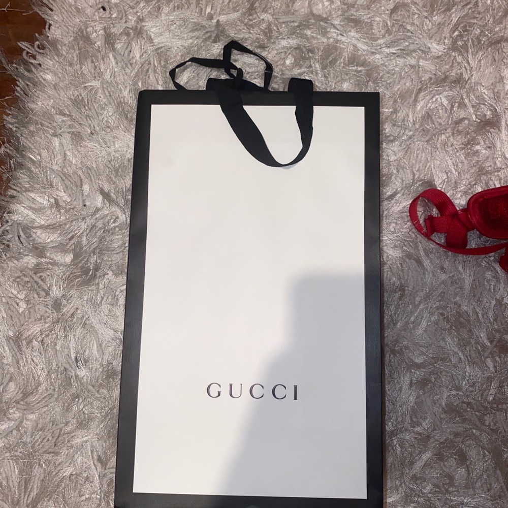 Gucci flops